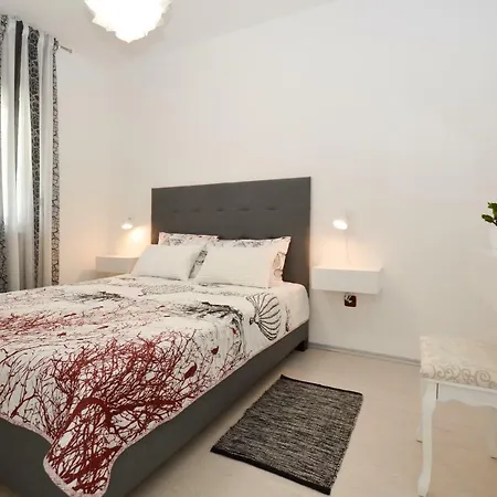 Apartment Sia House