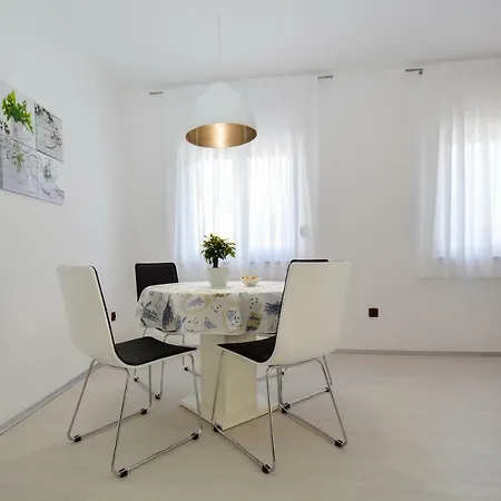 Sia House Pula